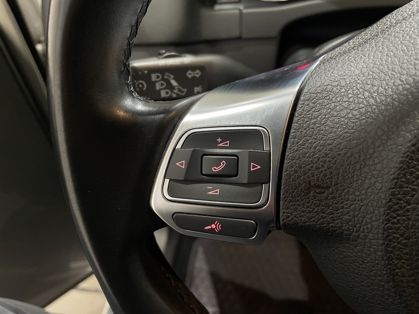 VOLKSWAGEN Tiguan 2014