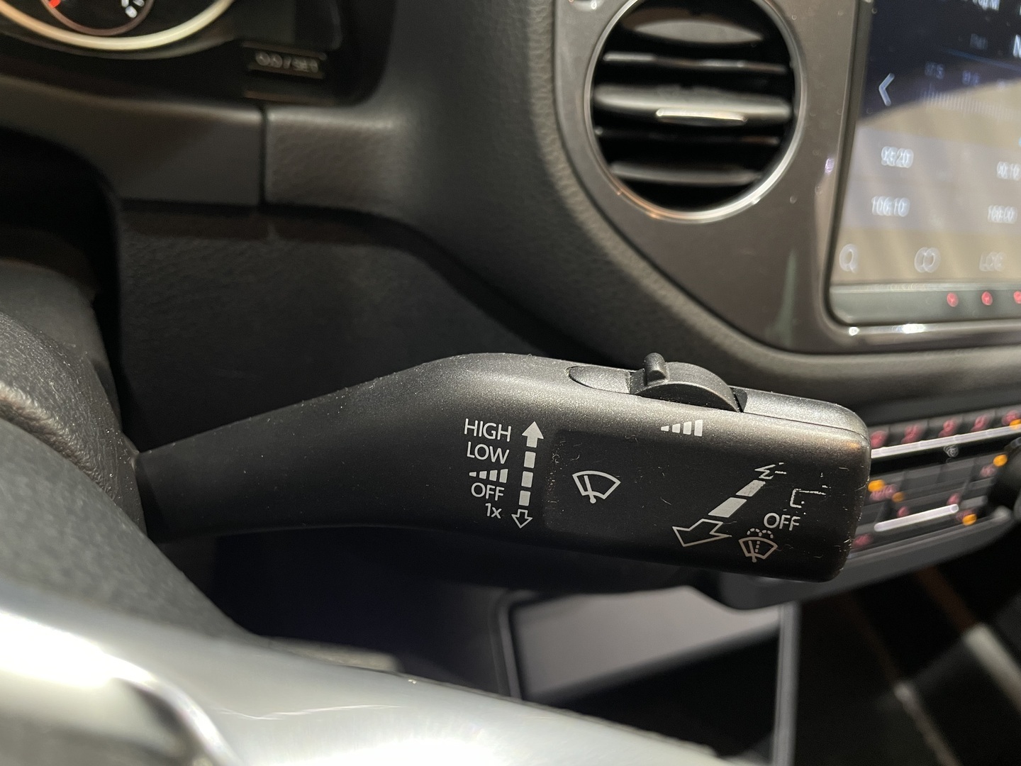 VOLKSWAGEN Tiguan 2014