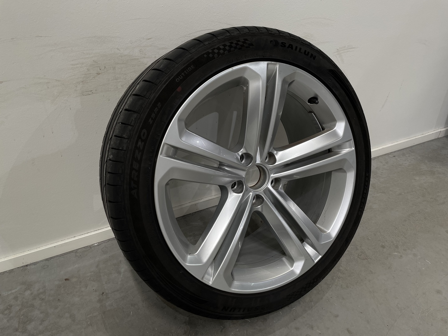 VOLKSWAGEN Tiguan 2014