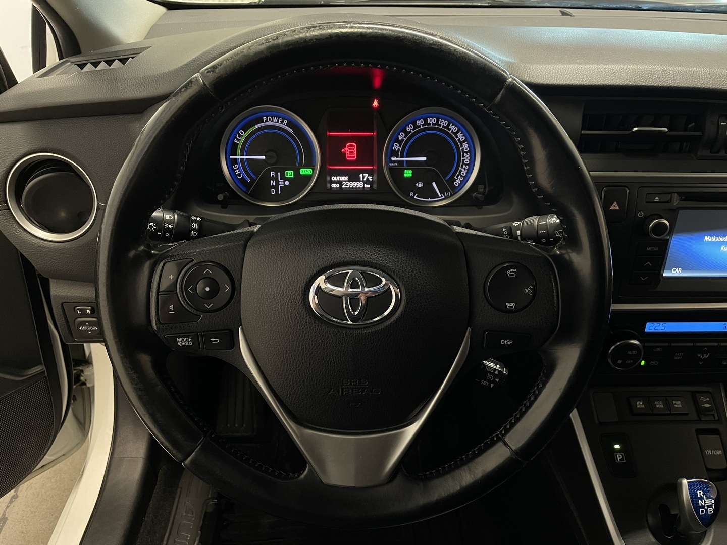 TOYOTA Auris 2015