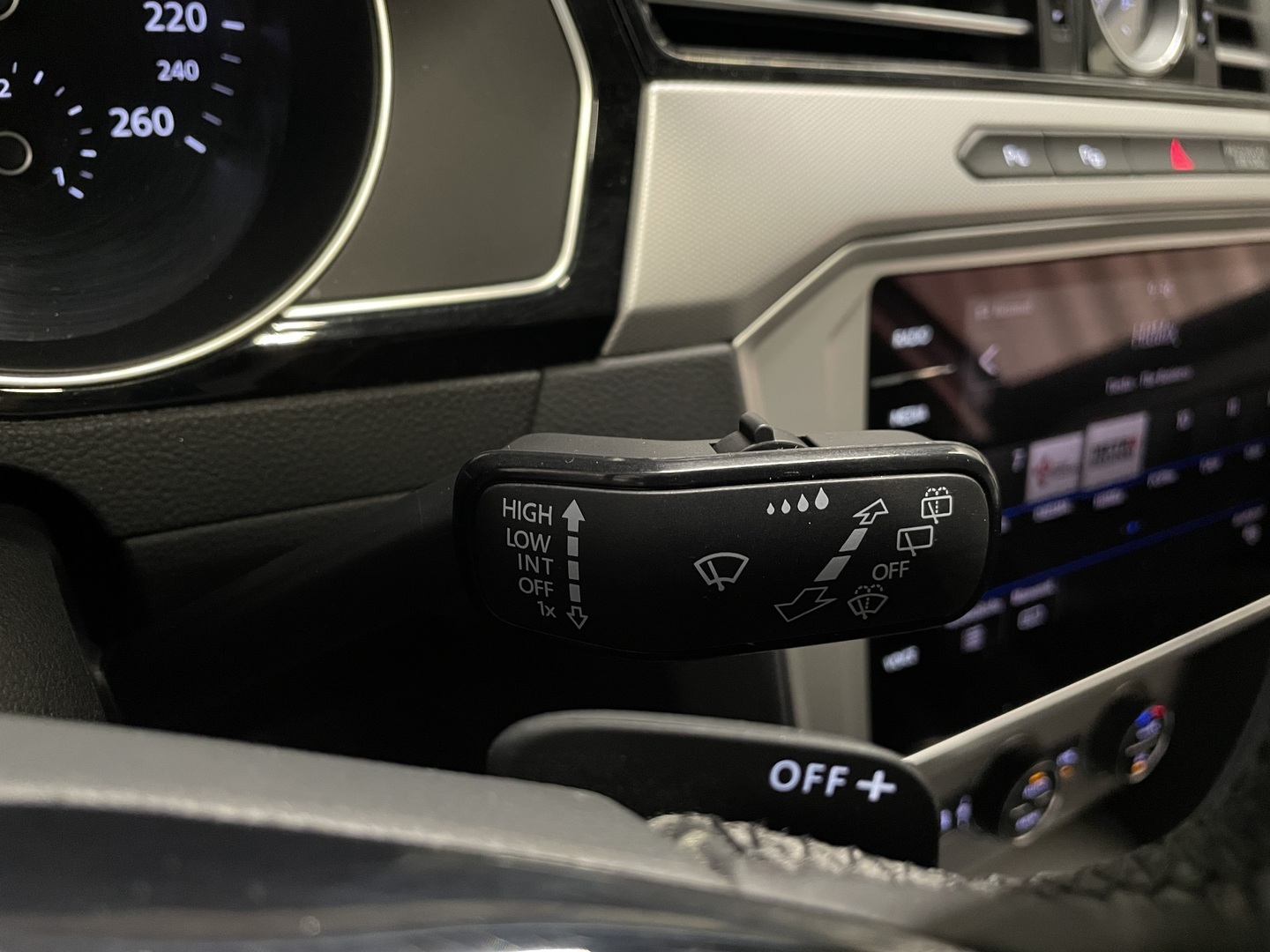 VOLKSWAGEN Passat 2019