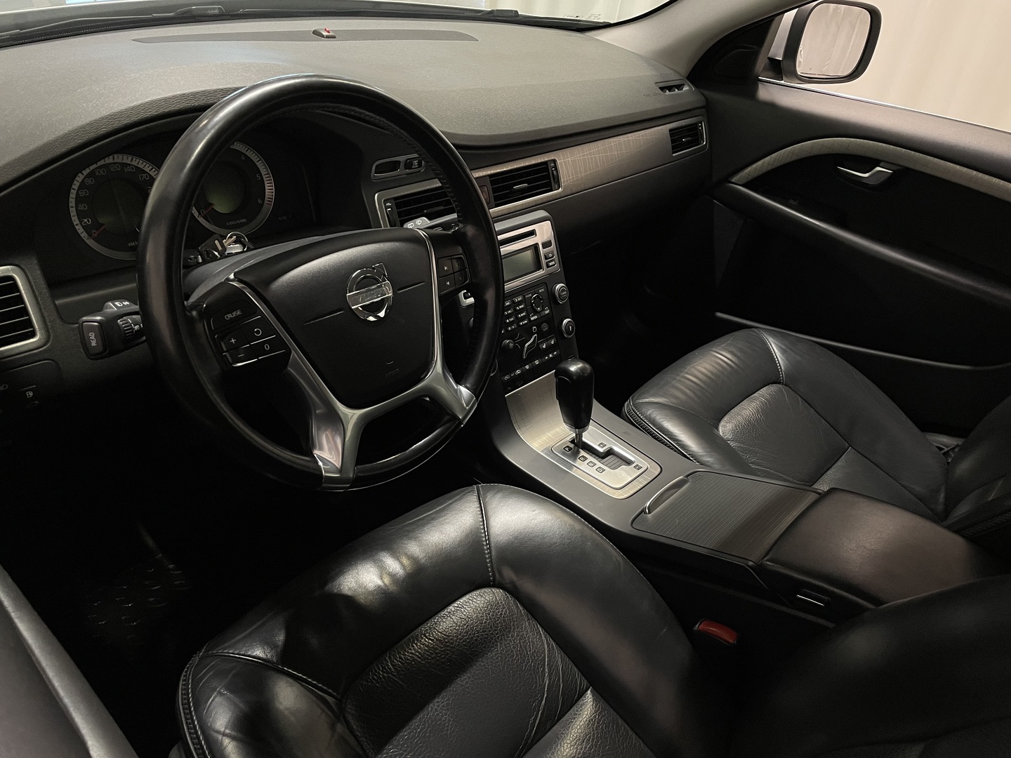 VOLVO XC70 2009