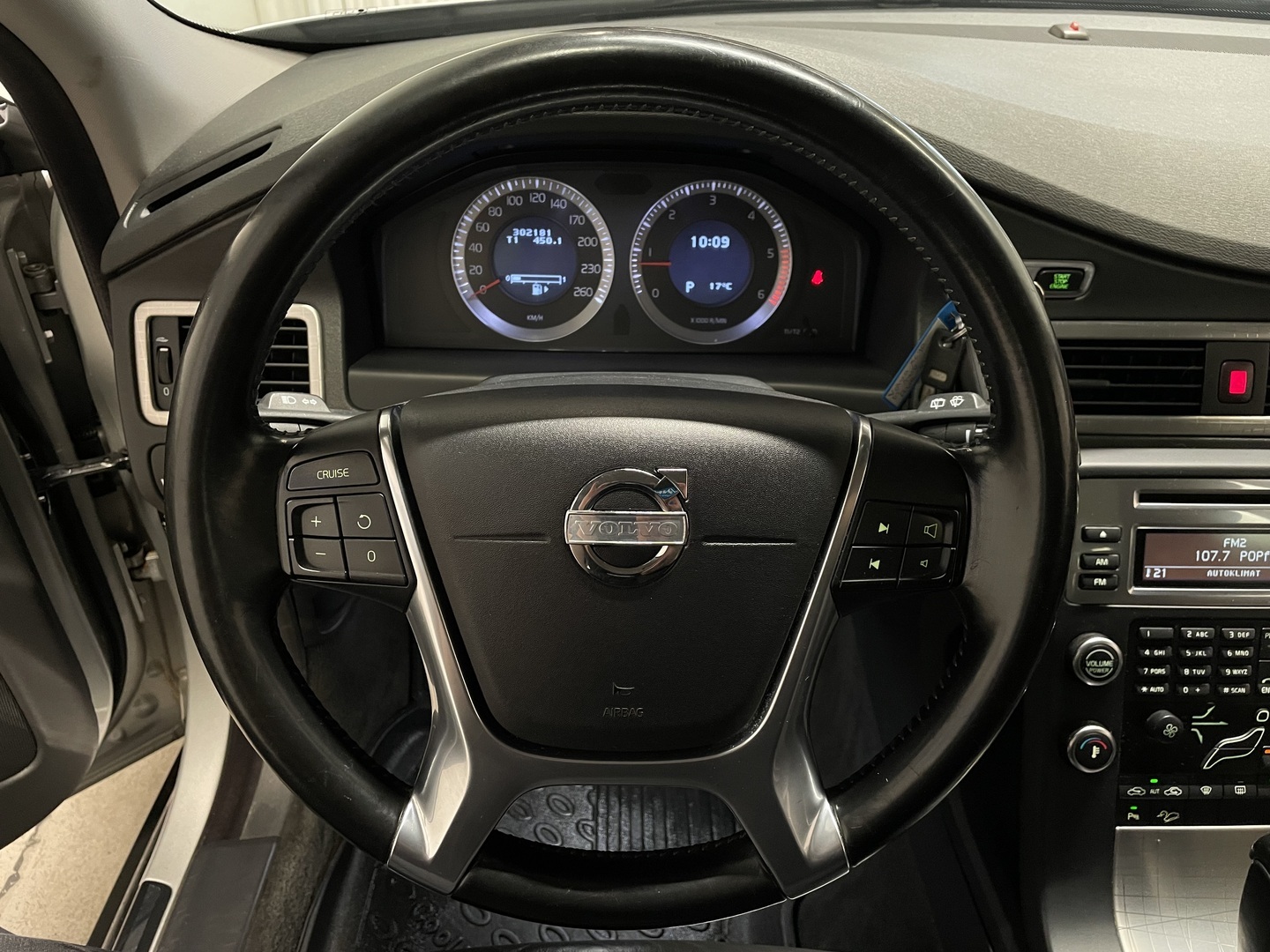 VOLVO XC70 2009