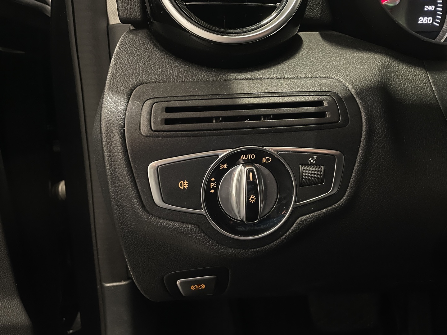 MERCEDES-BENZ C 2015
