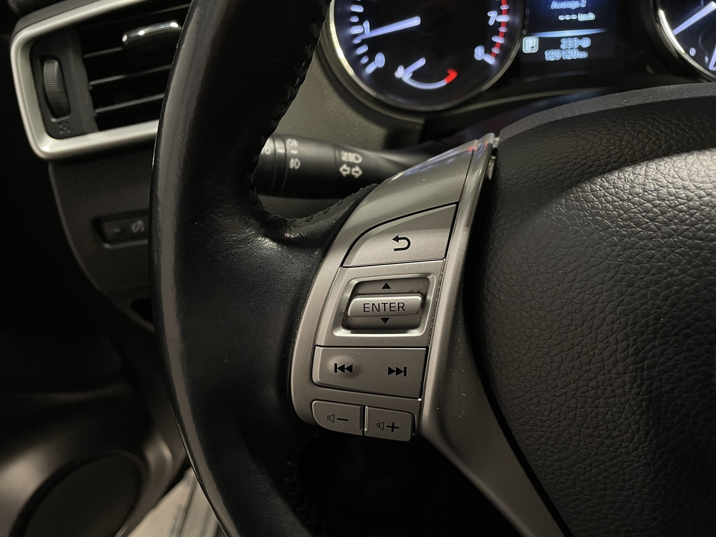 NISSAN Qashqai 2017