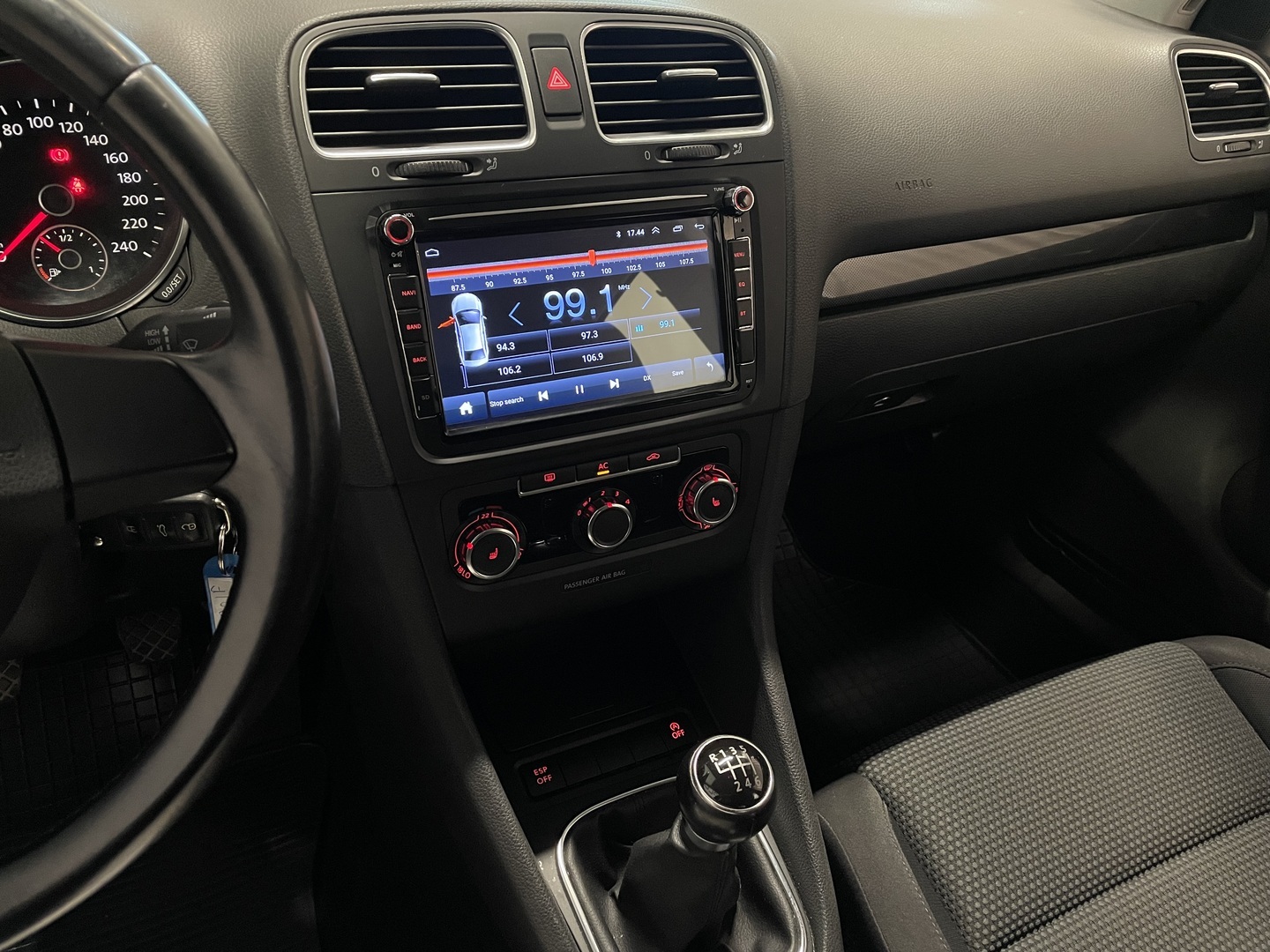 VOLKSWAGEN Golf 2010