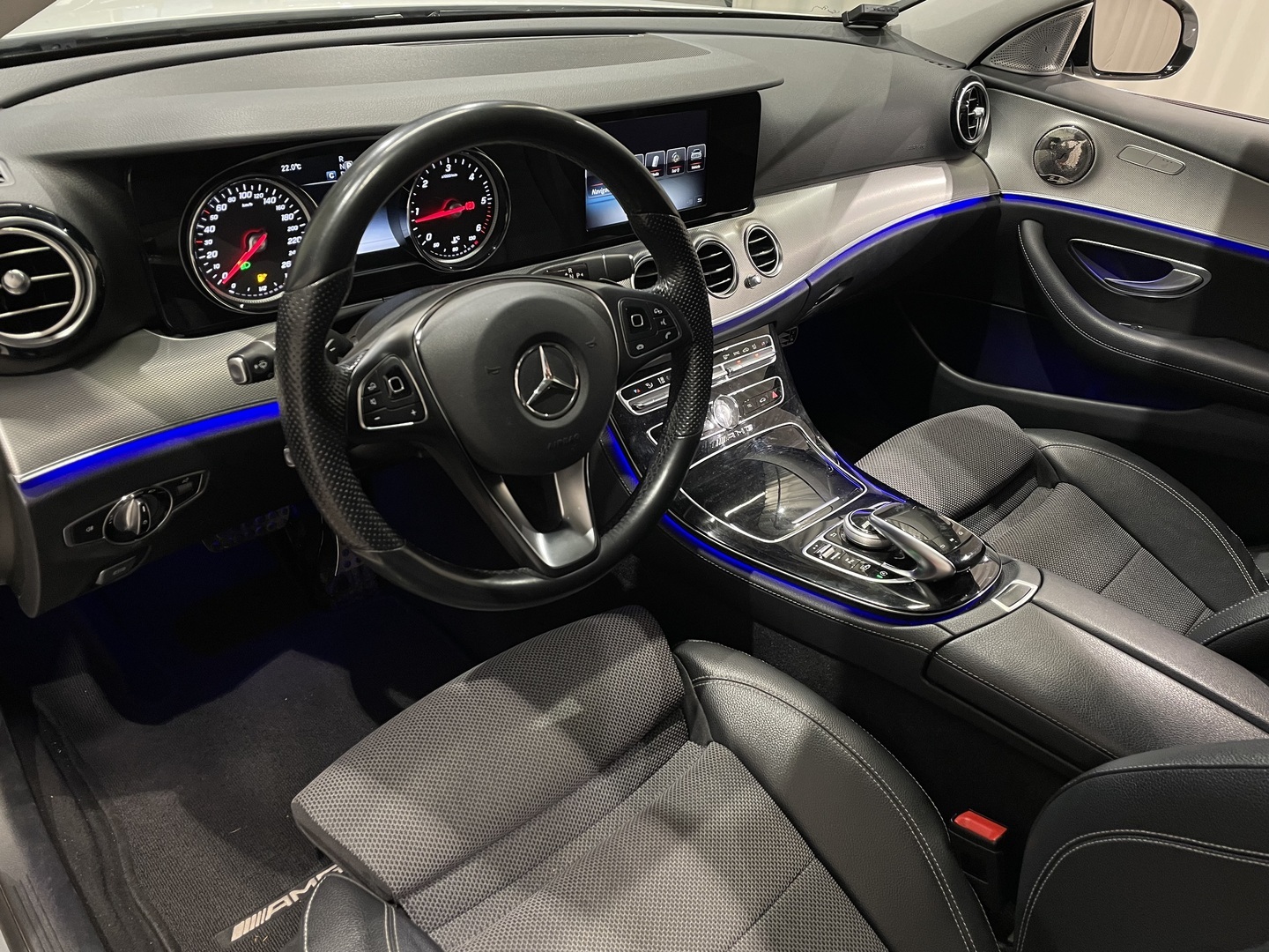 MERCEDES-BENZ E 2016