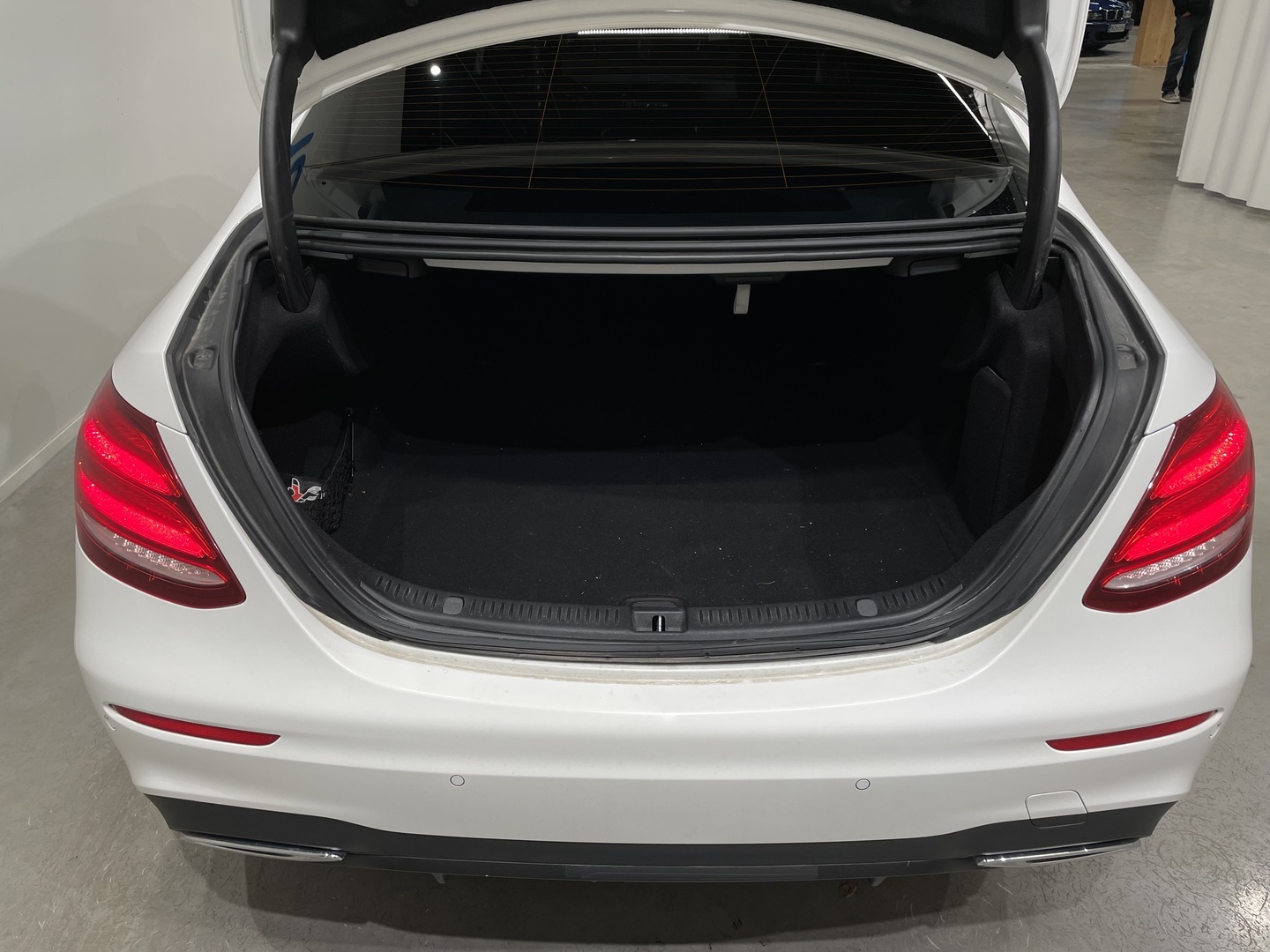 MERCEDES-BENZ E 2016