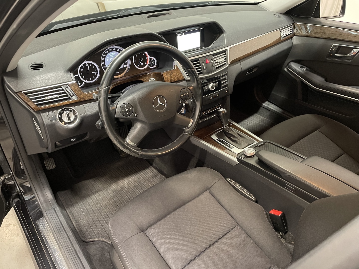 MERCEDES-BENZ E 2010