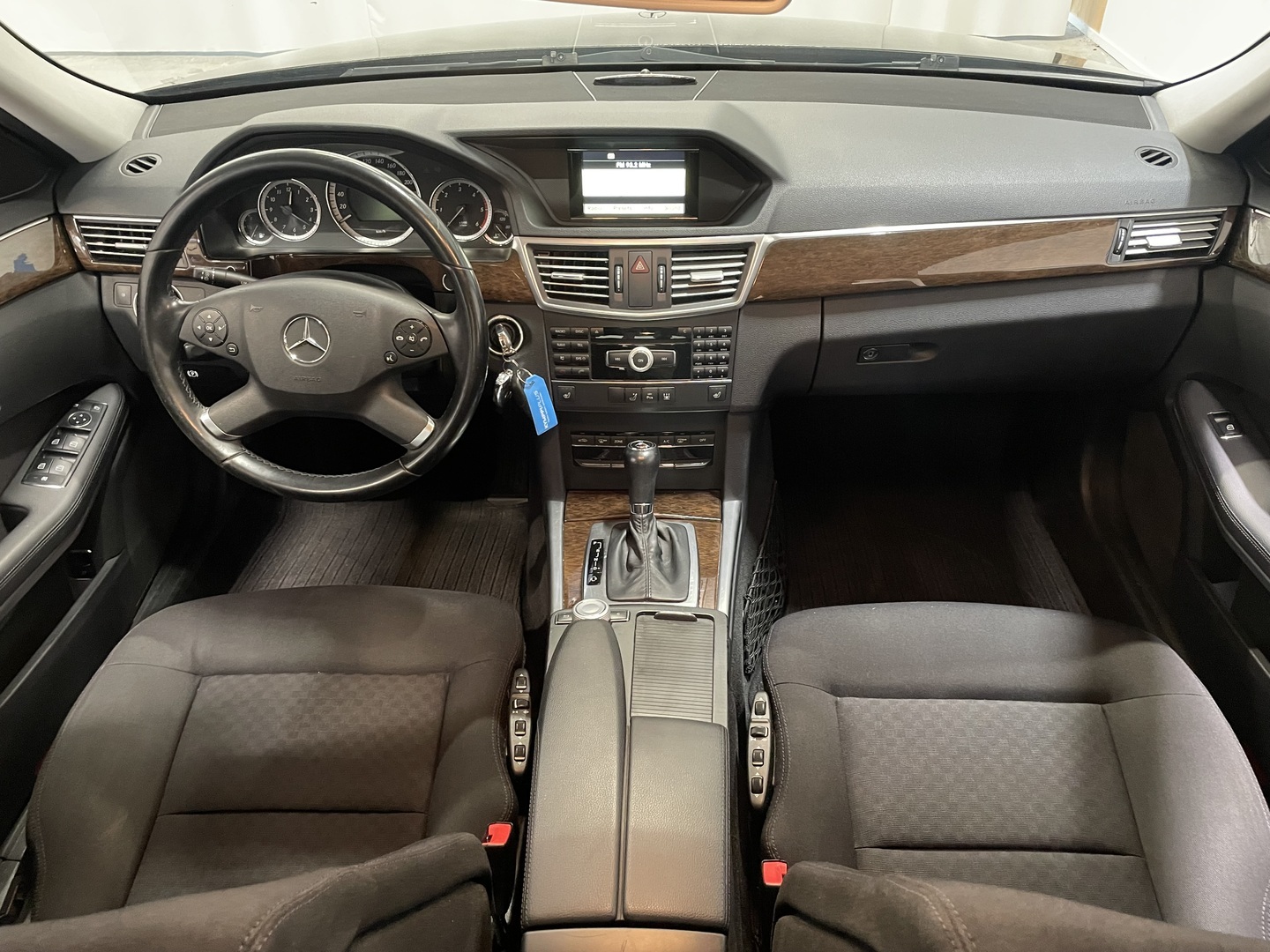 MERCEDES-BENZ E 2010