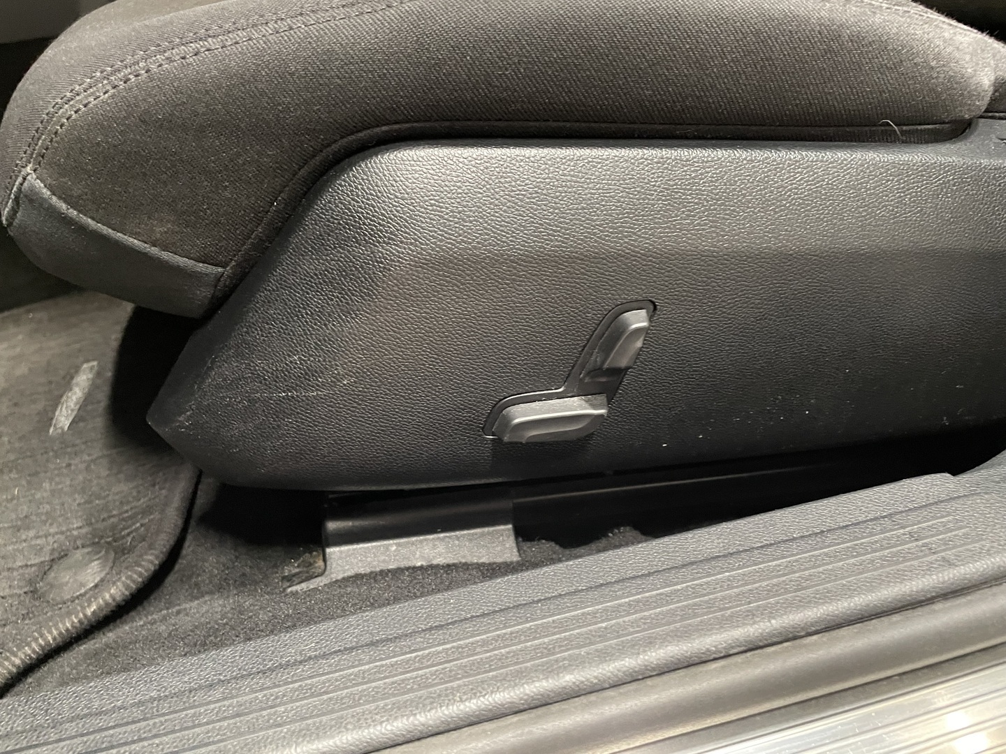 MERCEDES-BENZ E 2010