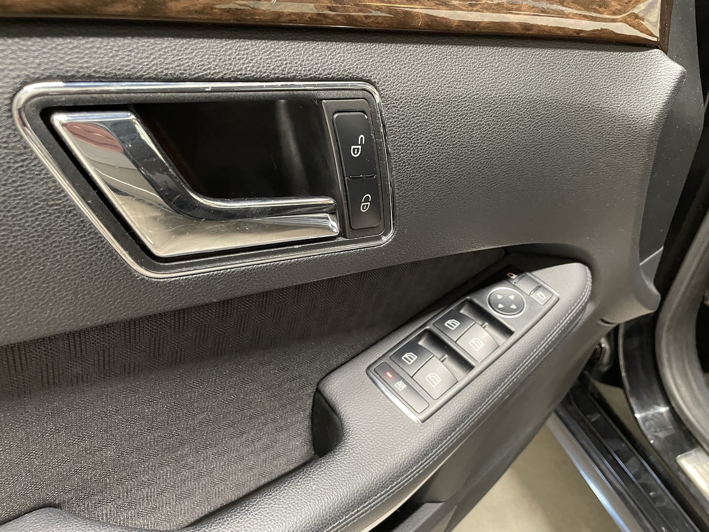 MERCEDES-BENZ E 2010