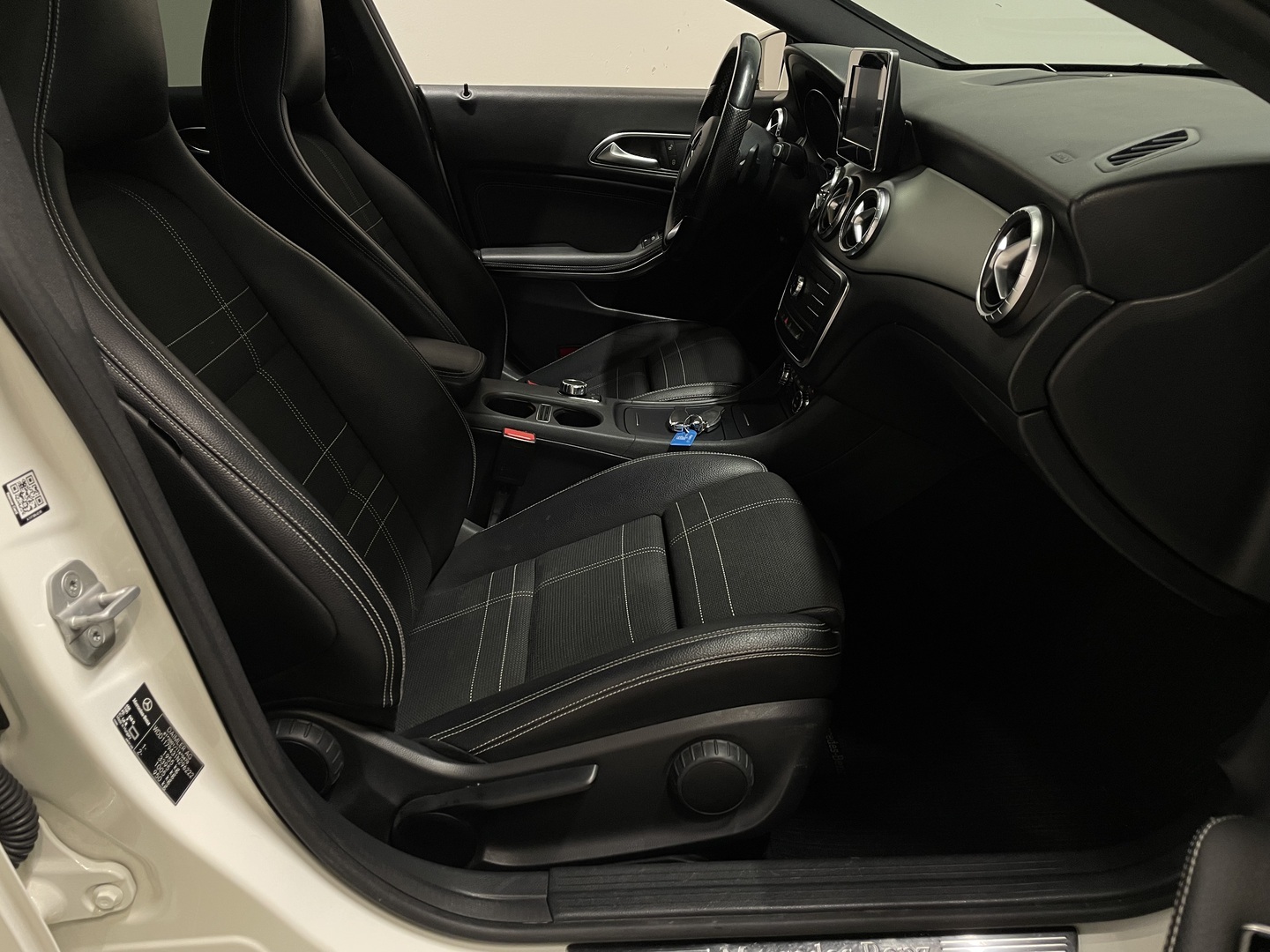 MERCEDES-BENZ CLA 2016