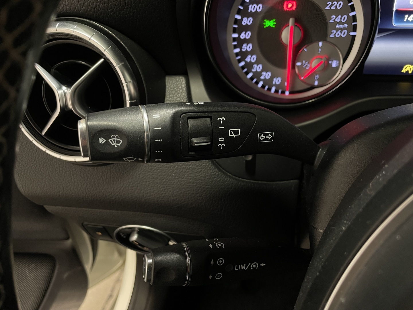 MERCEDES-BENZ CLA 2016