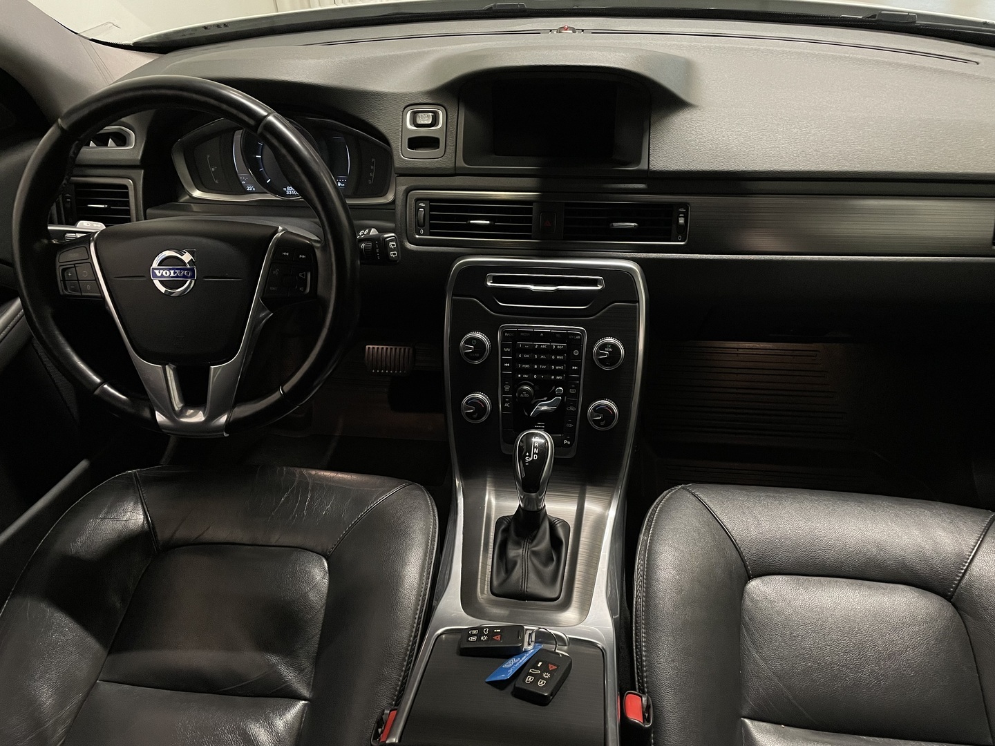 VOLVO XC70 2016
