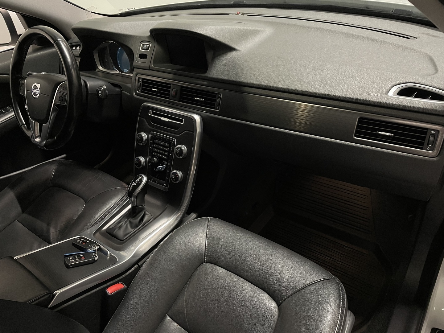 VOLVO XC70 2016