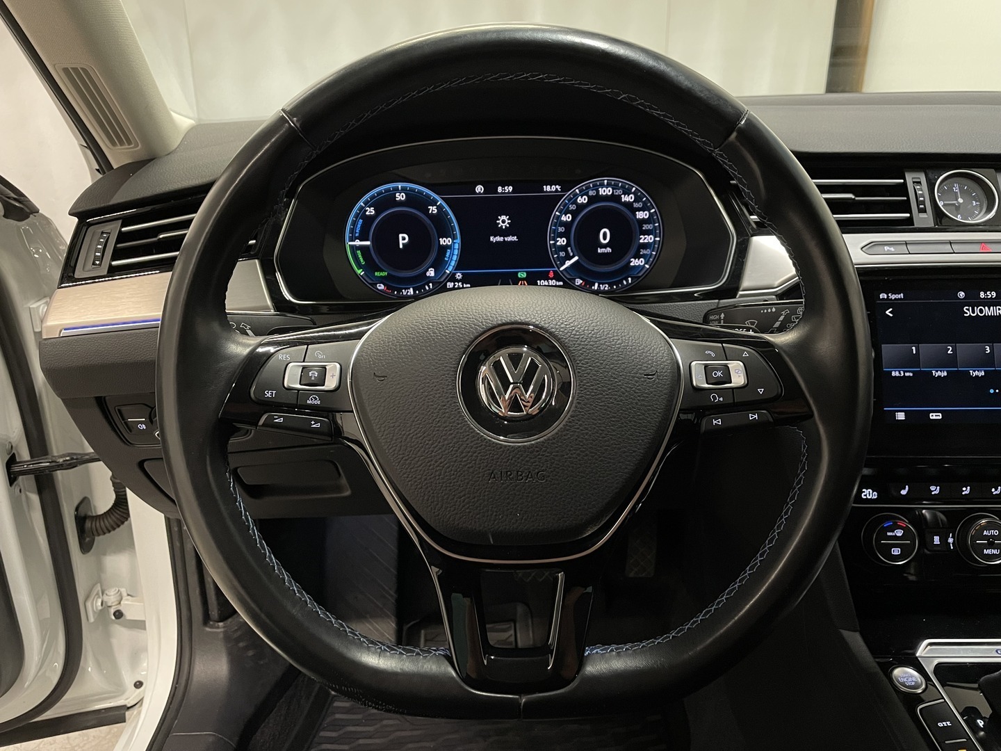 VOLKSWAGEN Passat 2018