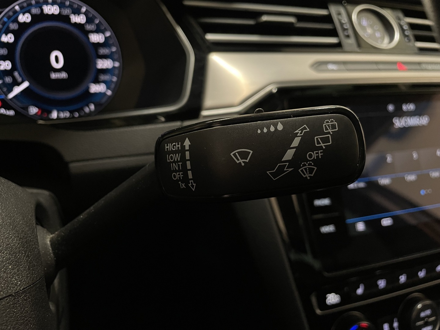 VOLKSWAGEN Passat 2018