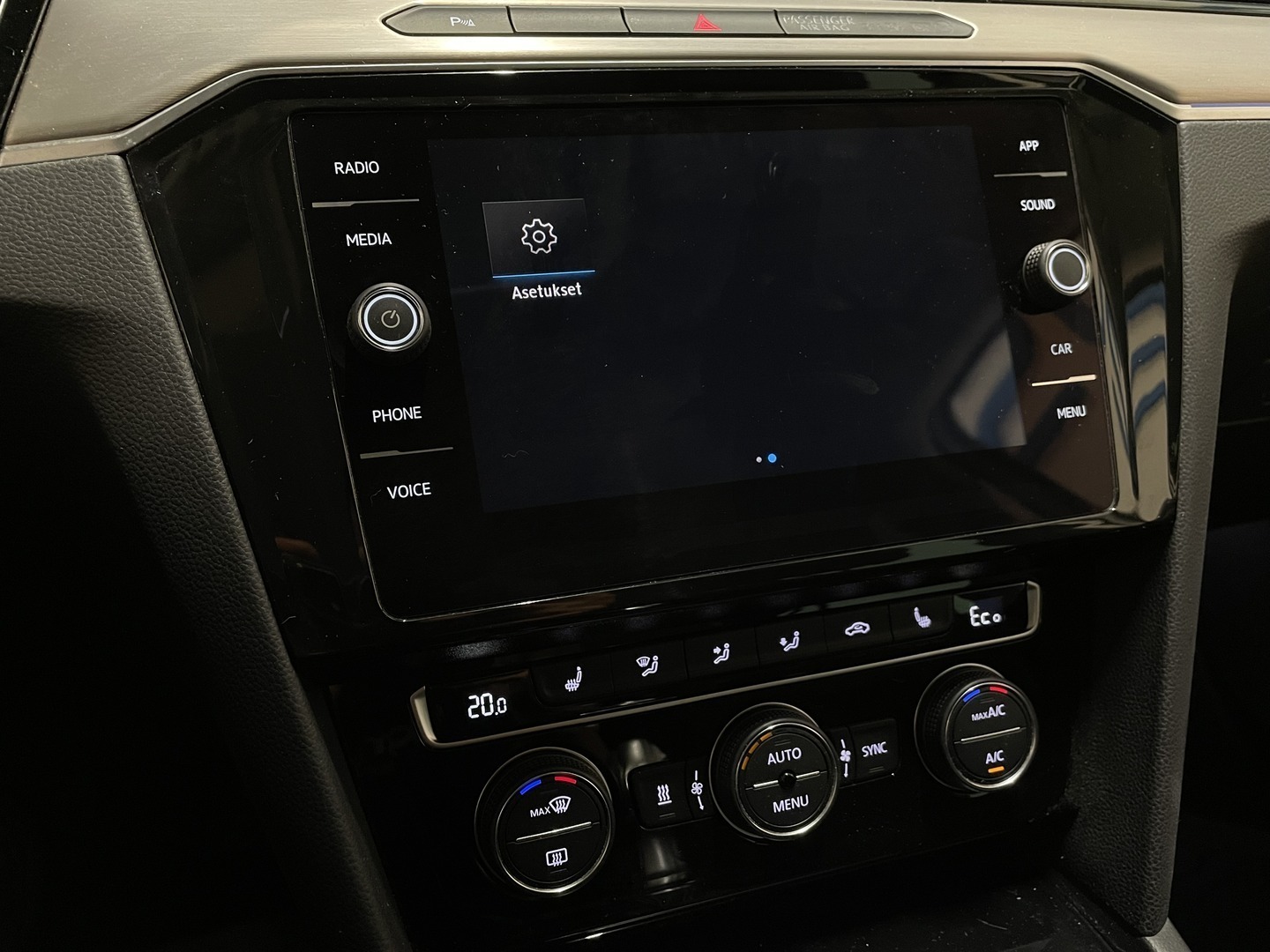 VOLKSWAGEN Passat 2018