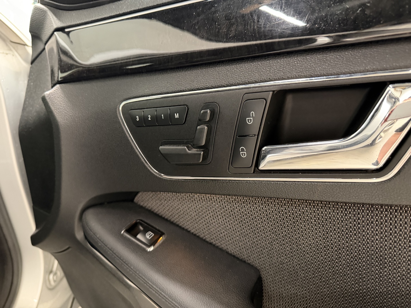 MERCEDES-BENZ E 2009