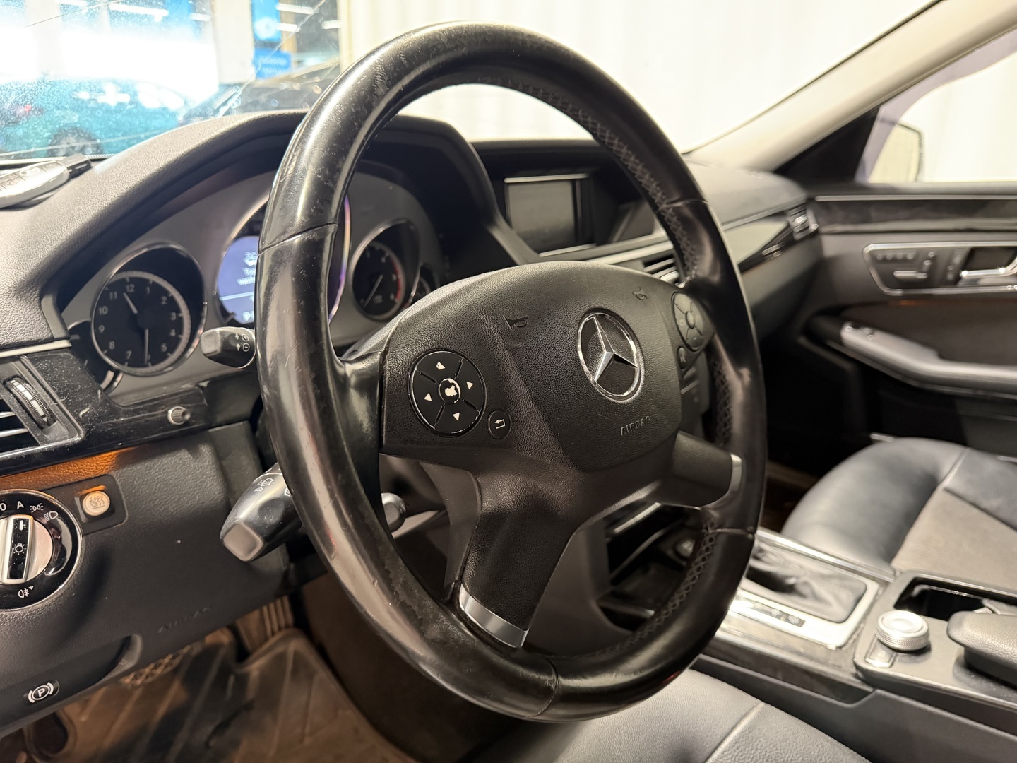 MERCEDES-BENZ E 2009