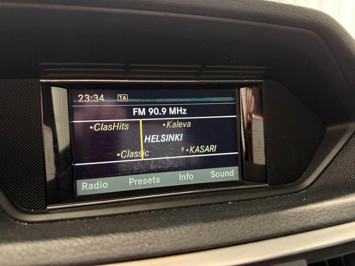 MERCEDES-BENZ E 2009