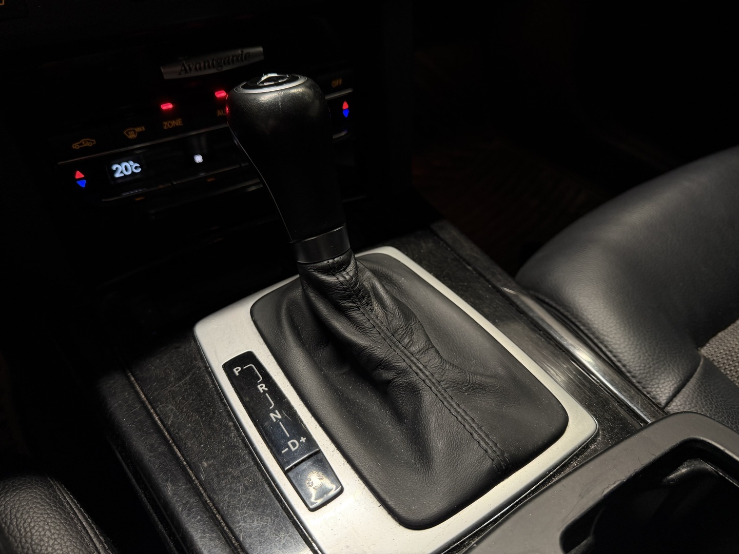 MERCEDES-BENZ E 2009