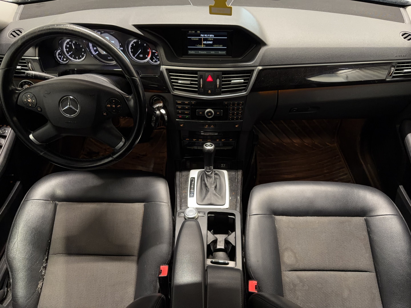 MERCEDES-BENZ E 2009