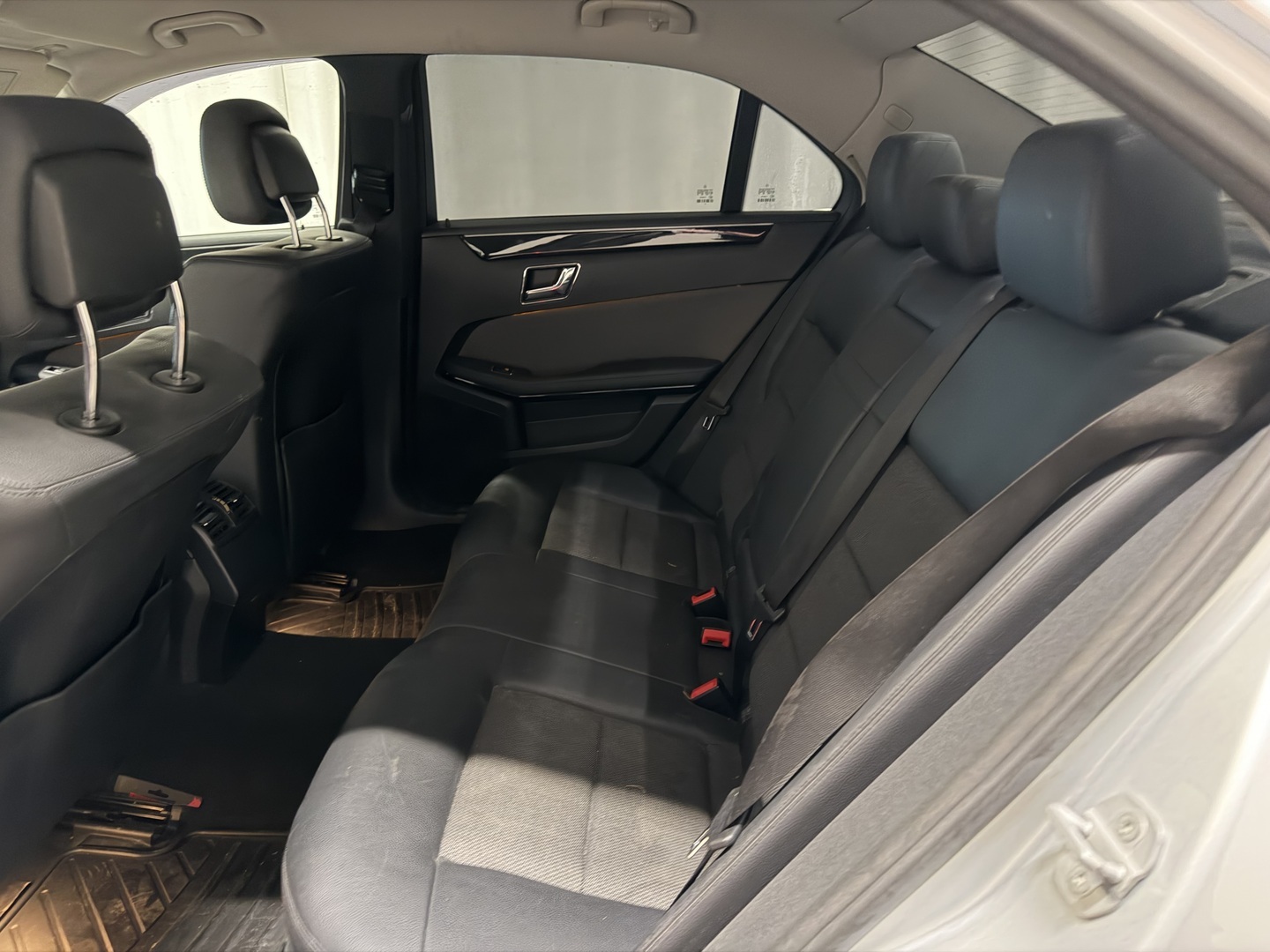 MERCEDES-BENZ E 2009
