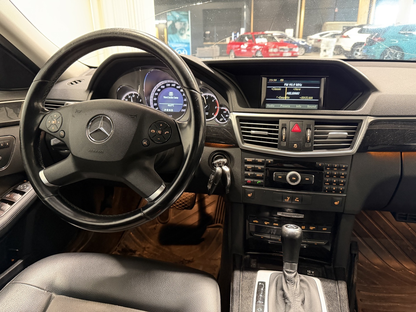 MERCEDES-BENZ E 2009