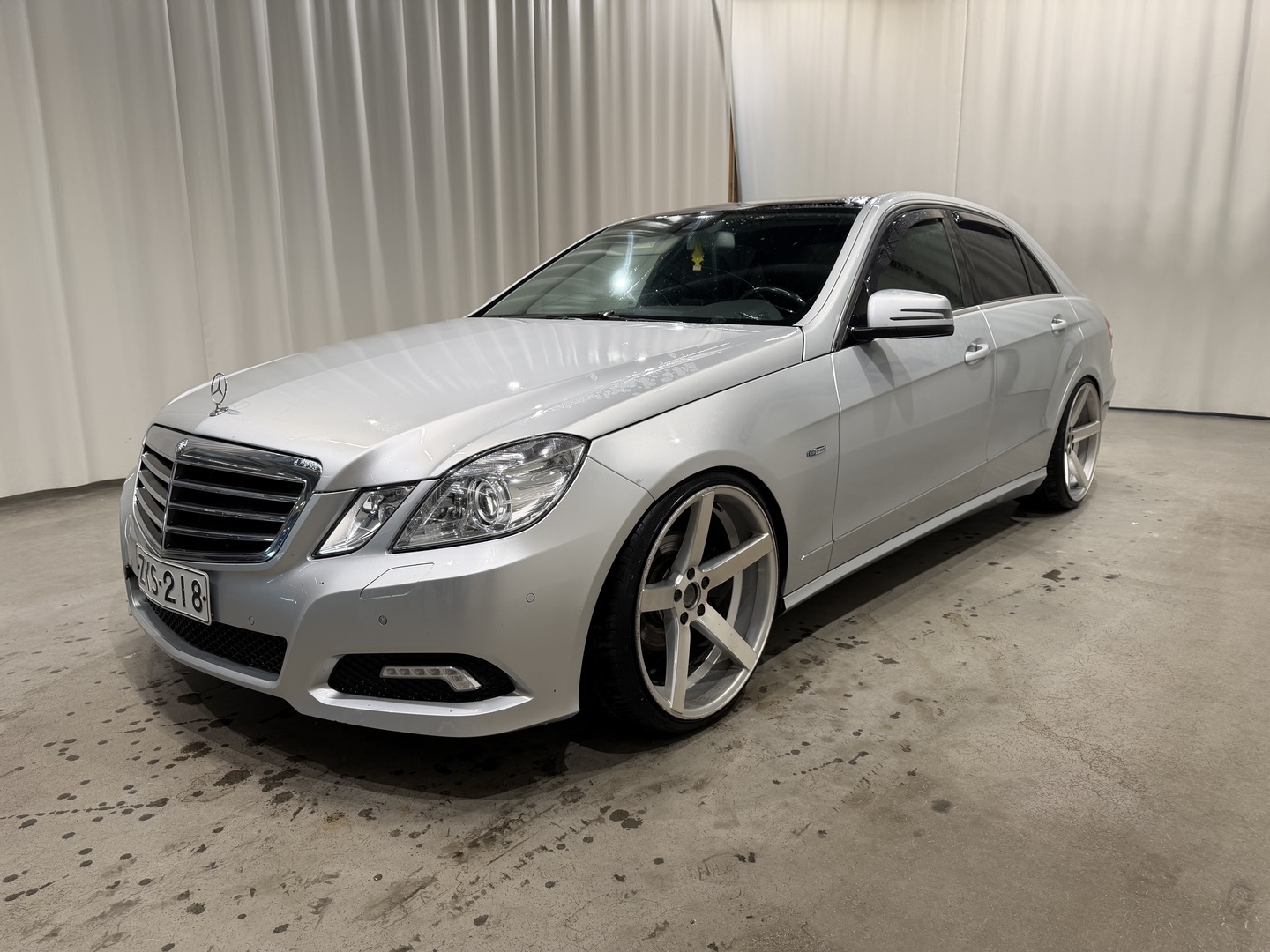 MERCEDES-BENZ E 2009