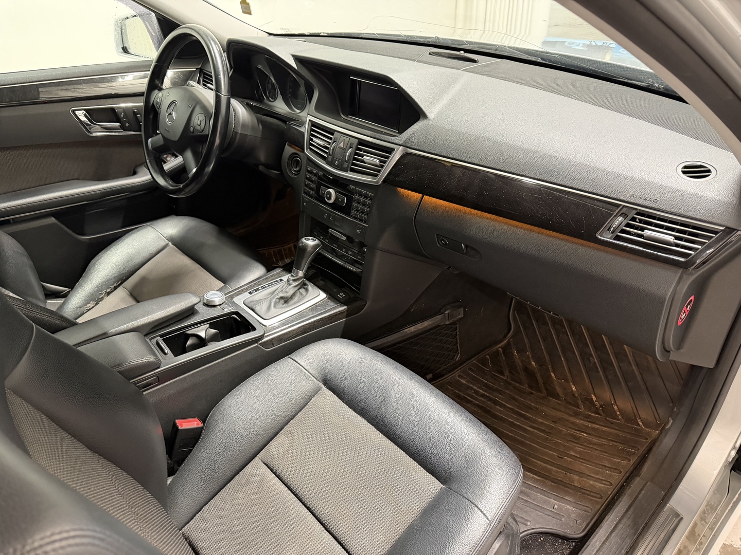 MERCEDES-BENZ E 2009