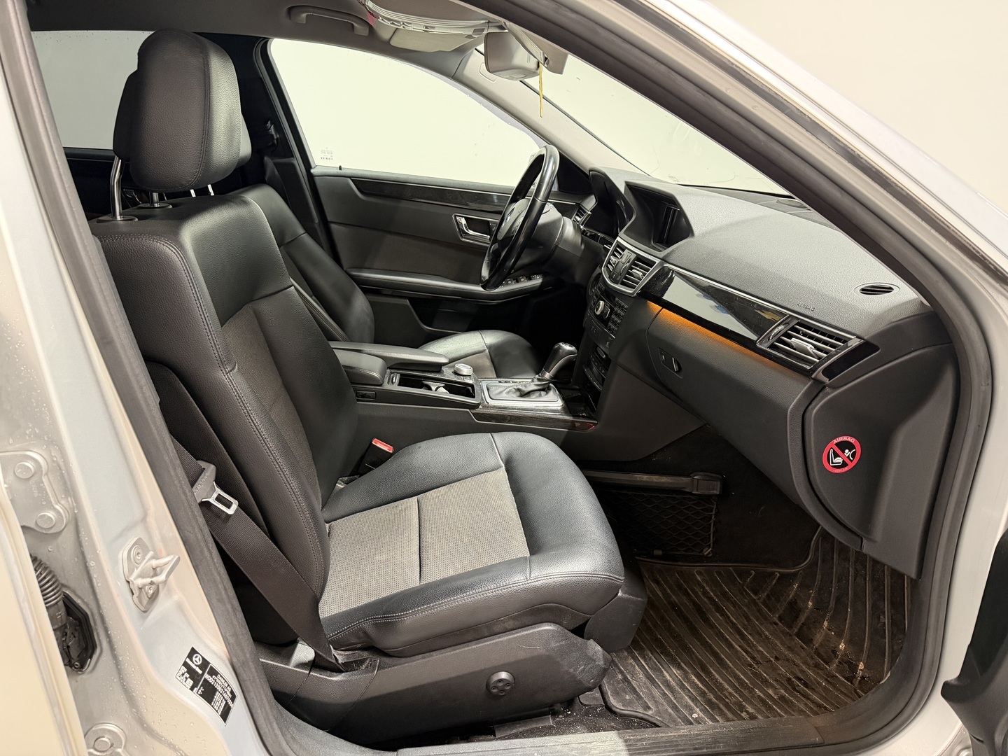 MERCEDES-BENZ E 2009