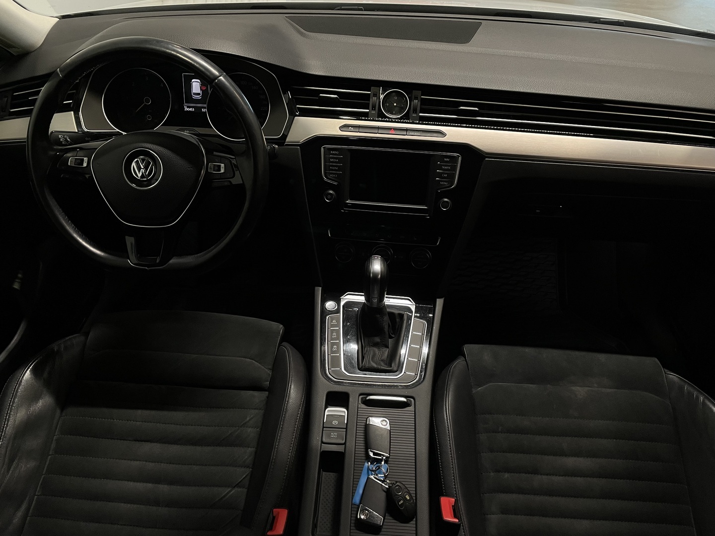 VOLKSWAGEN Passat 2016