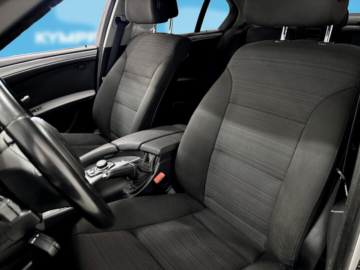 BMW 520 2010