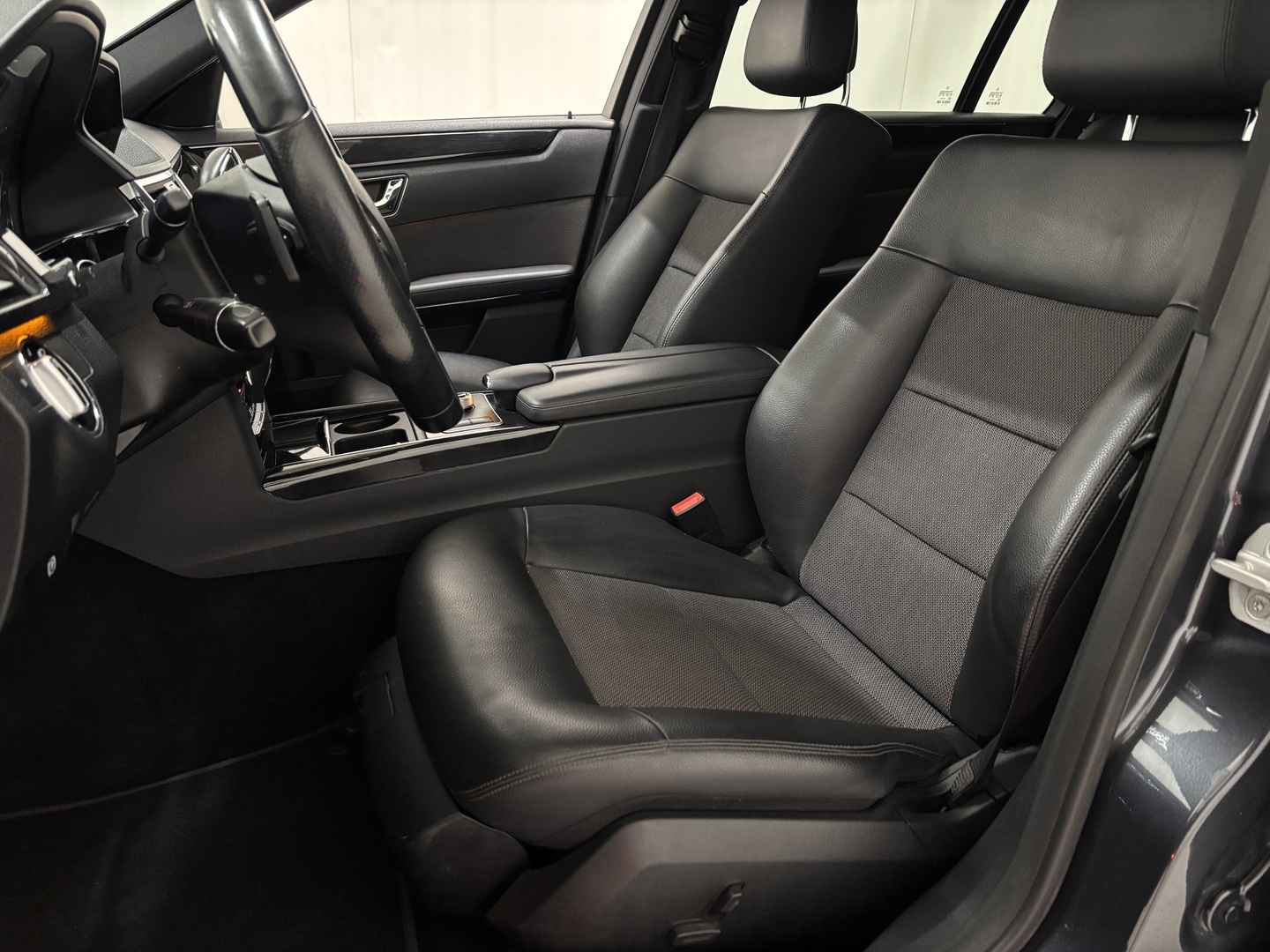 MERCEDES-BENZ E 2010