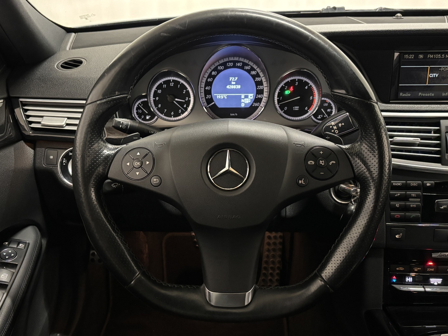 MERCEDES-BENZ E 2010