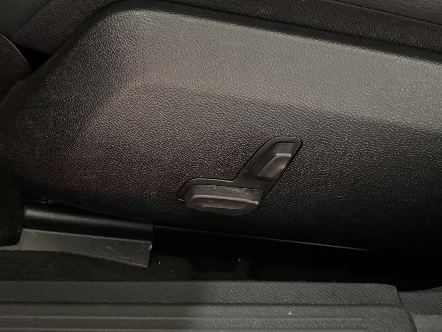 MERCEDES-BENZ E 2010