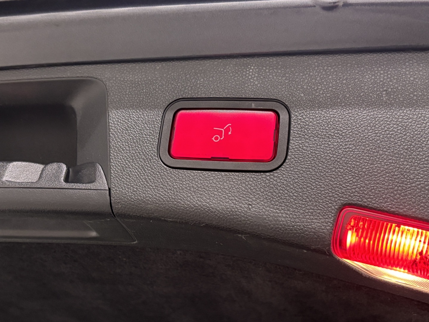 MERCEDES-BENZ E 2010