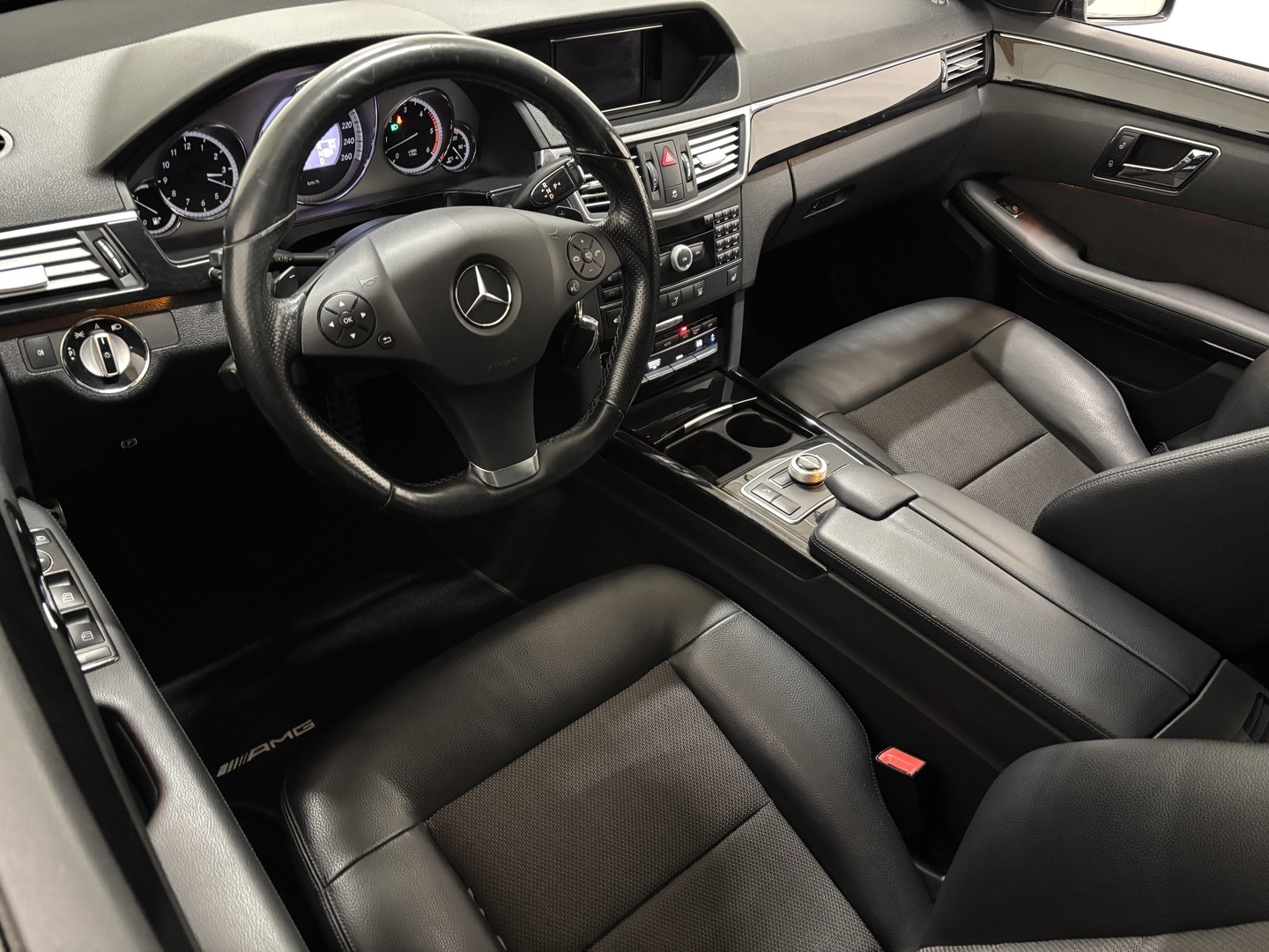 MERCEDES-BENZ E 2010