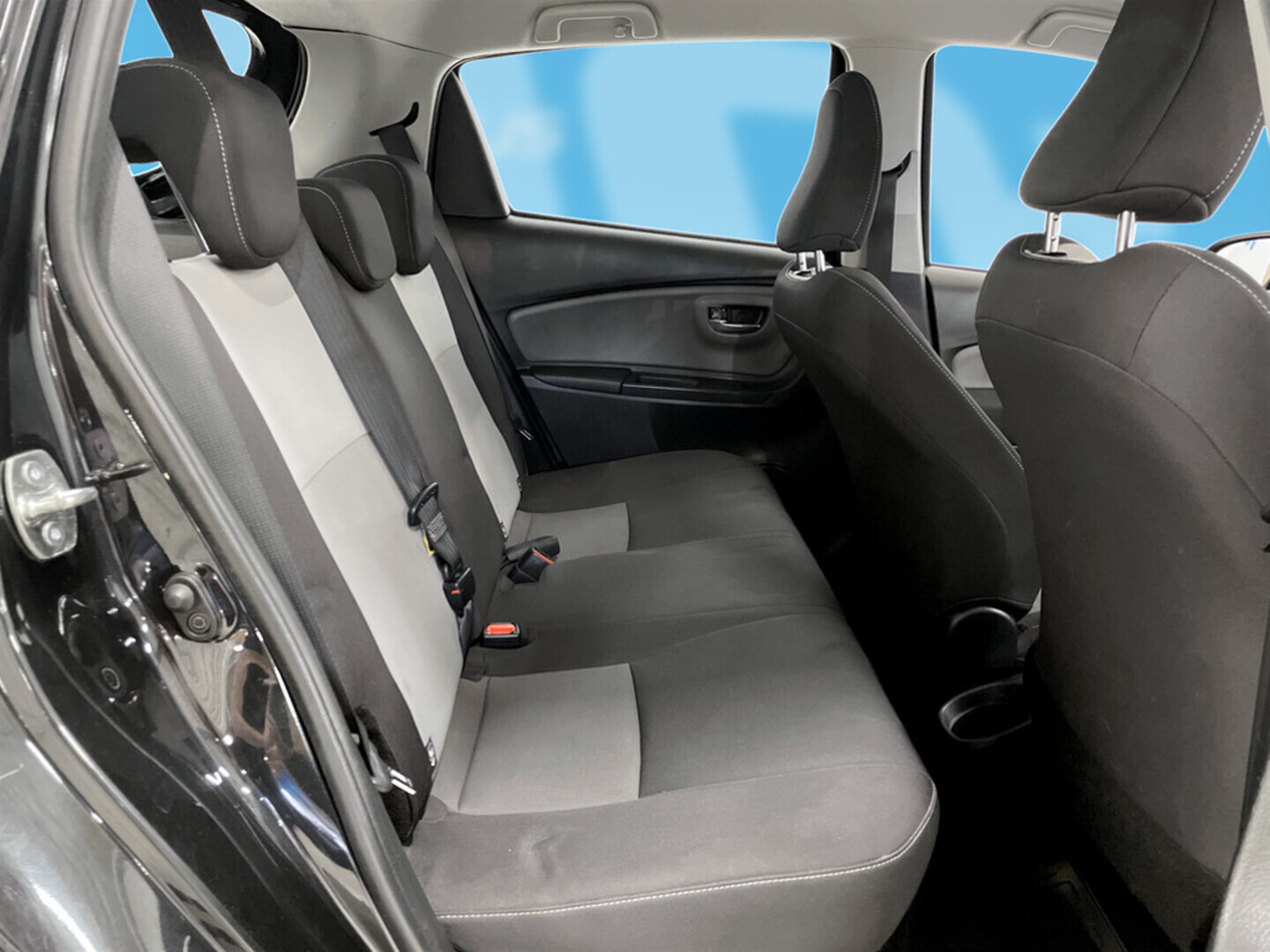 TOYOTA Yaris 2017