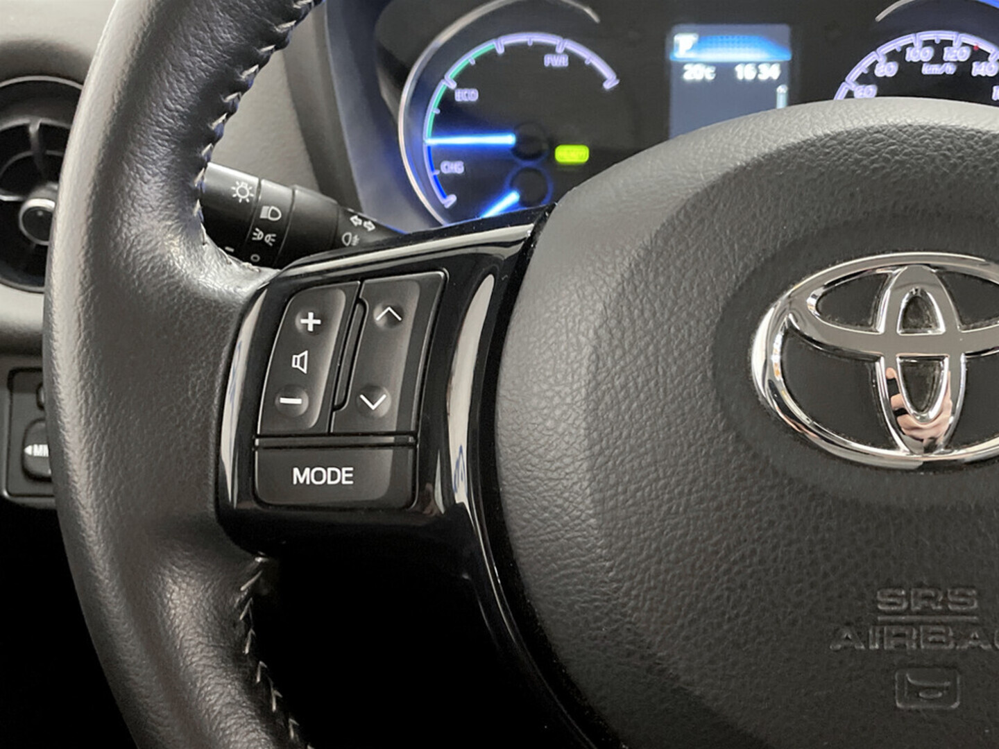 TOYOTA Yaris 2017