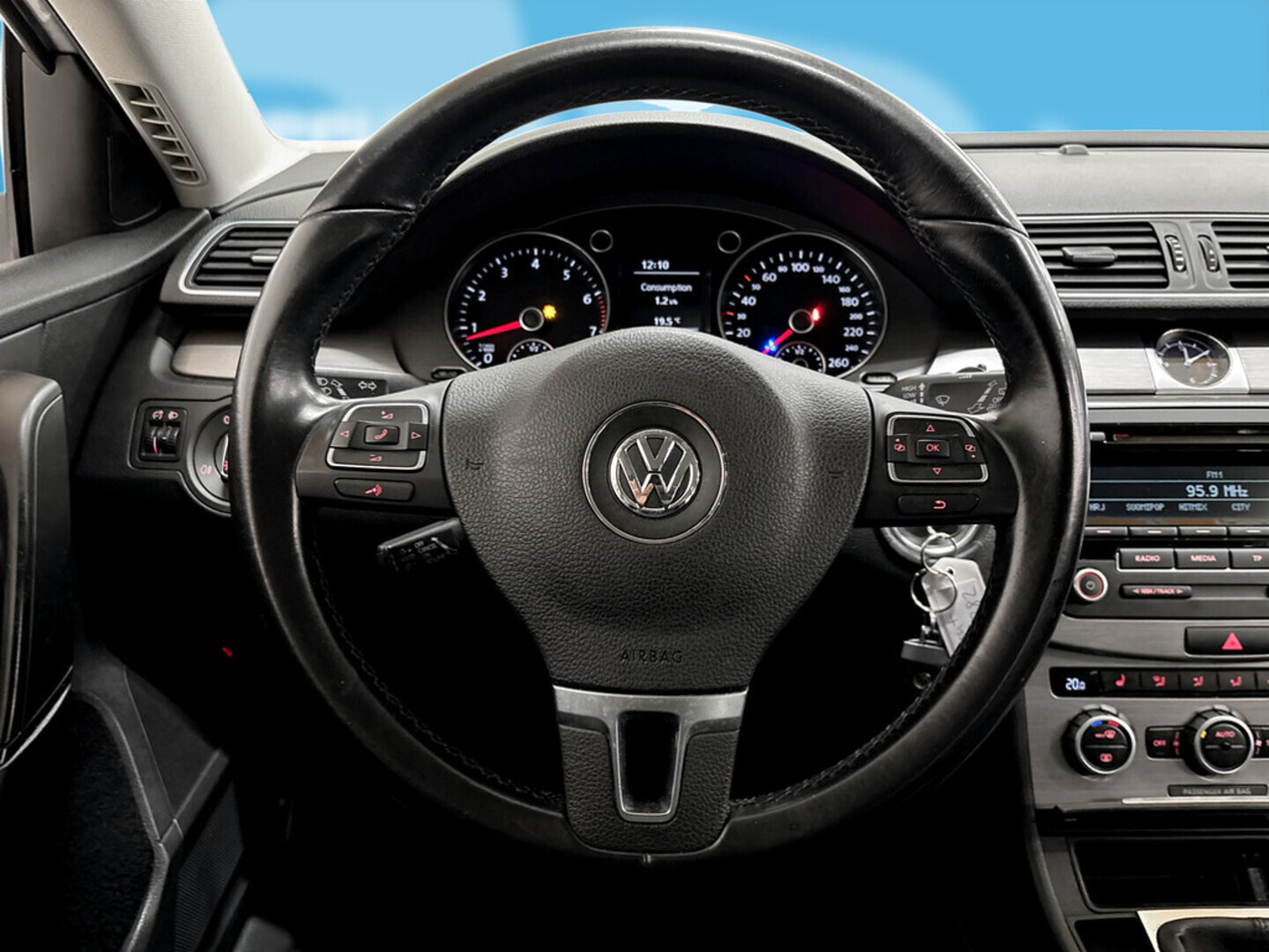 VOLKSWAGEN Passat 2013