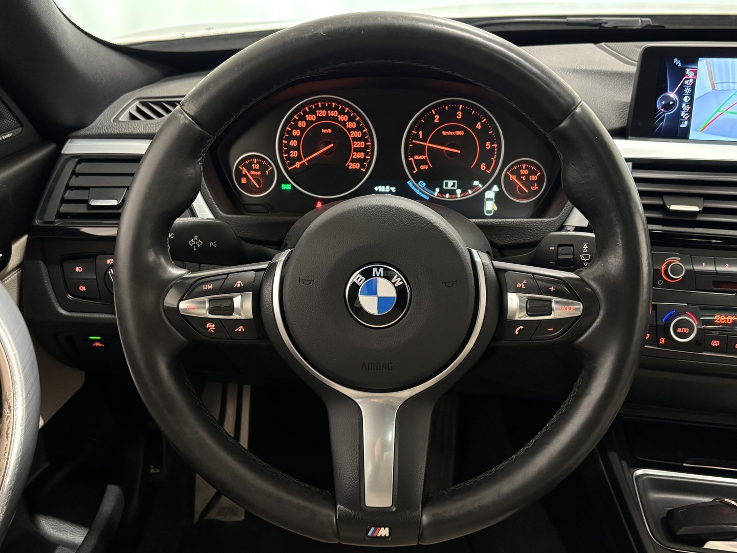 BMW 330 Gran Turismo 2014