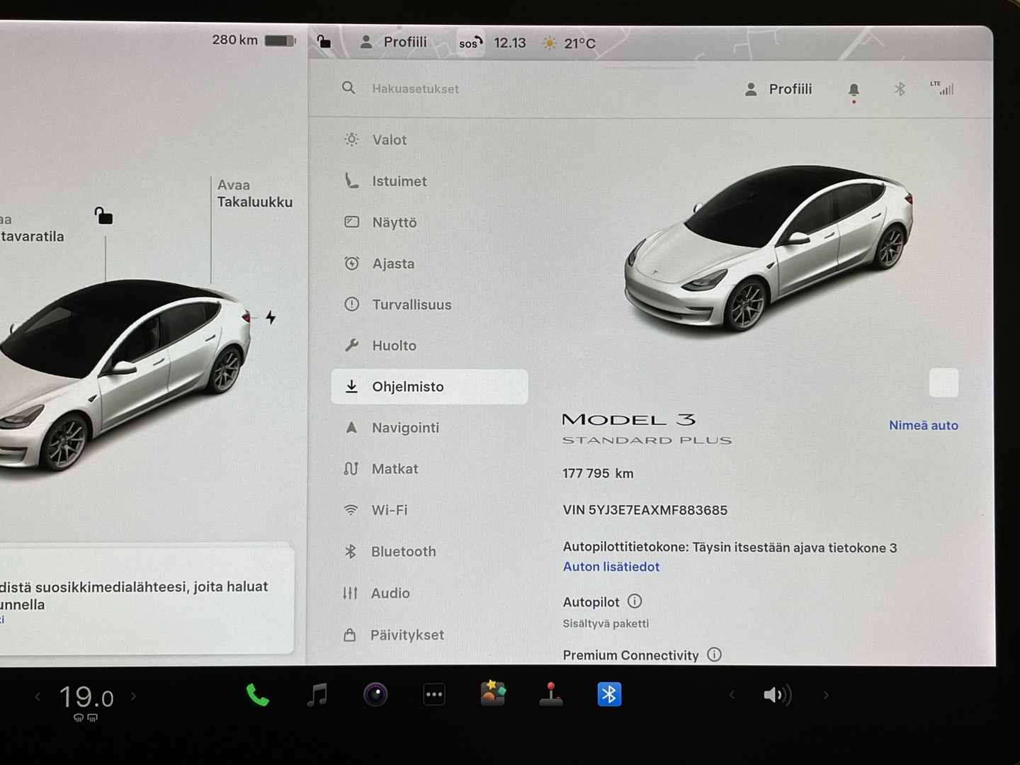 TESLA Model 3 2021