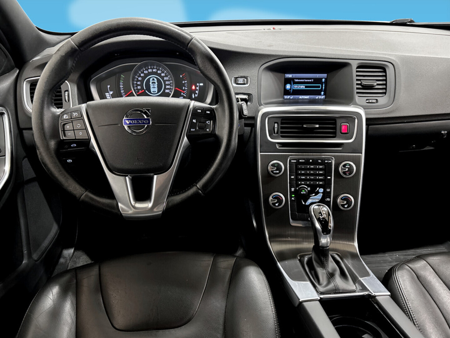 VOLVO V60 2015