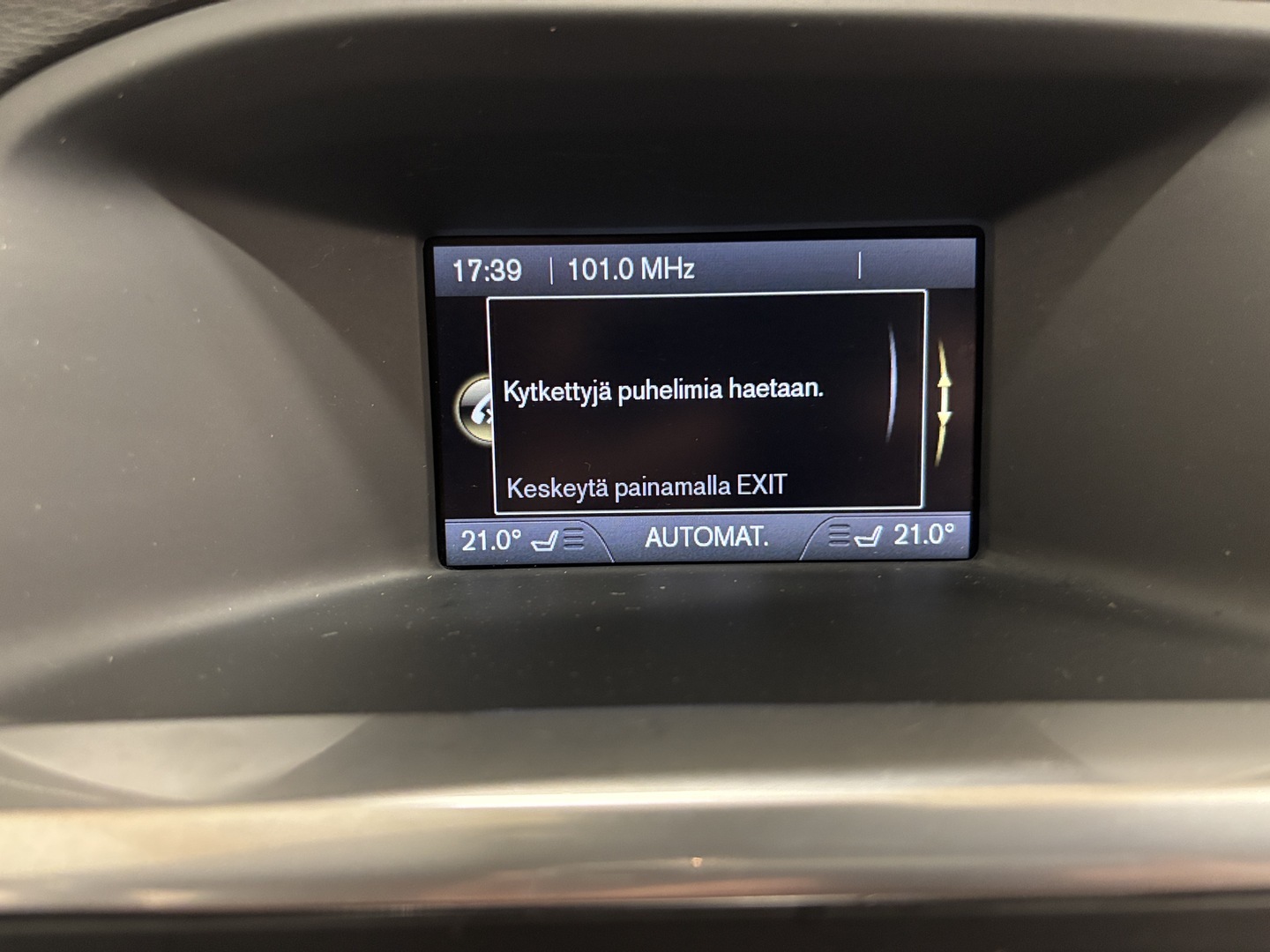 VOLVO V60 2015