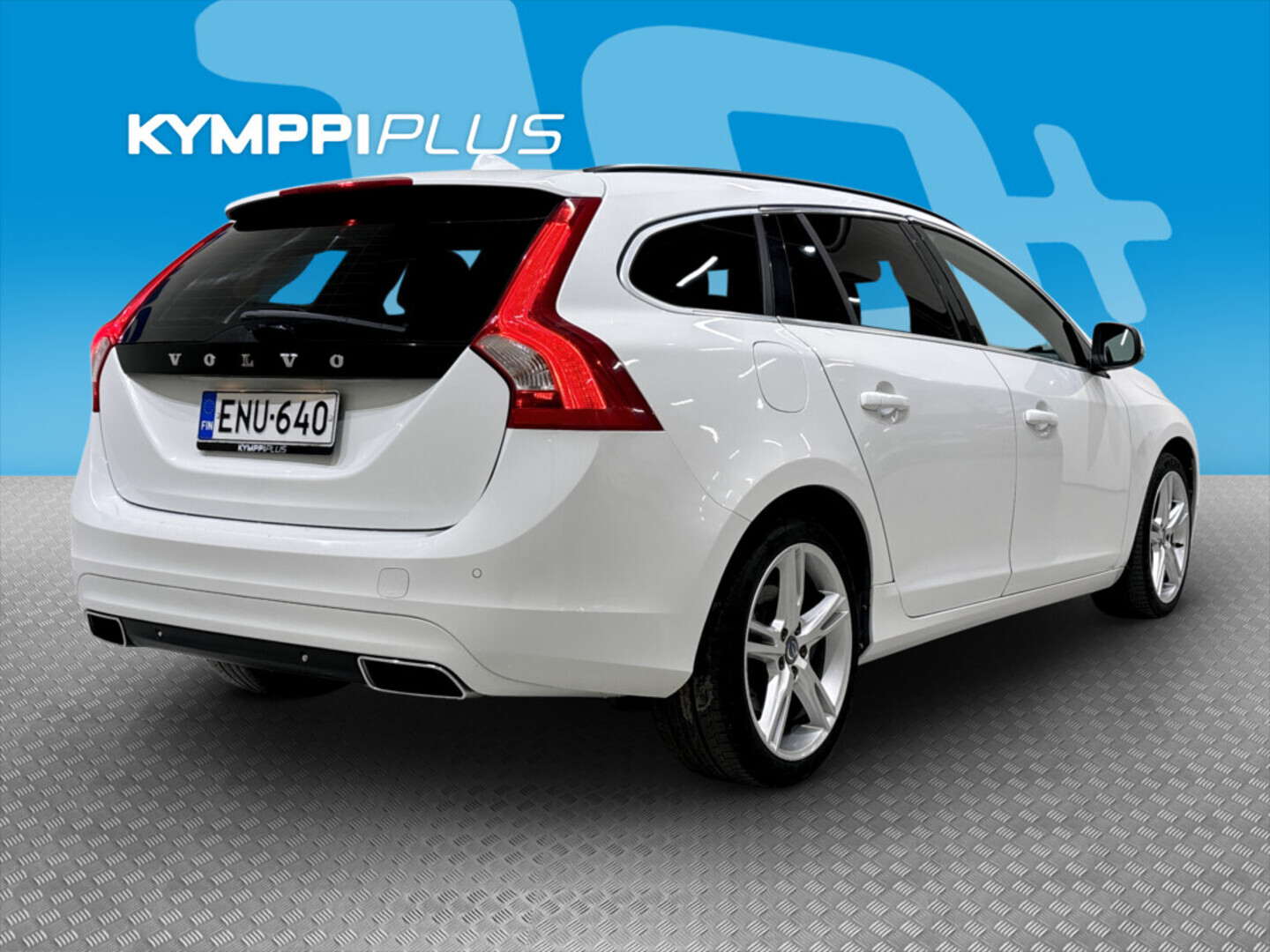 VOLVO V60 2015