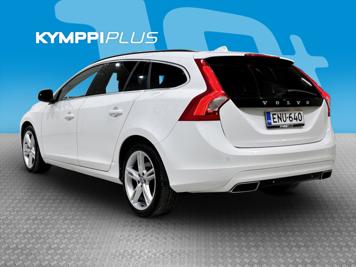 VOLVO V60 2015