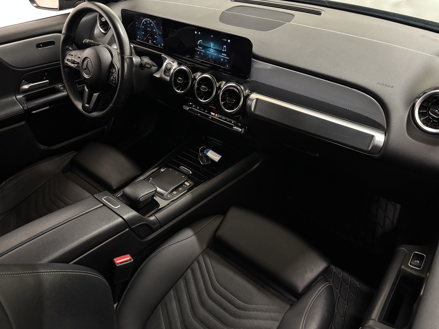 MERCEDES-BENZ GLB 2020